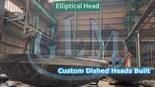 楕円エンドキャップの短い直線エッジの研削が進行中です。